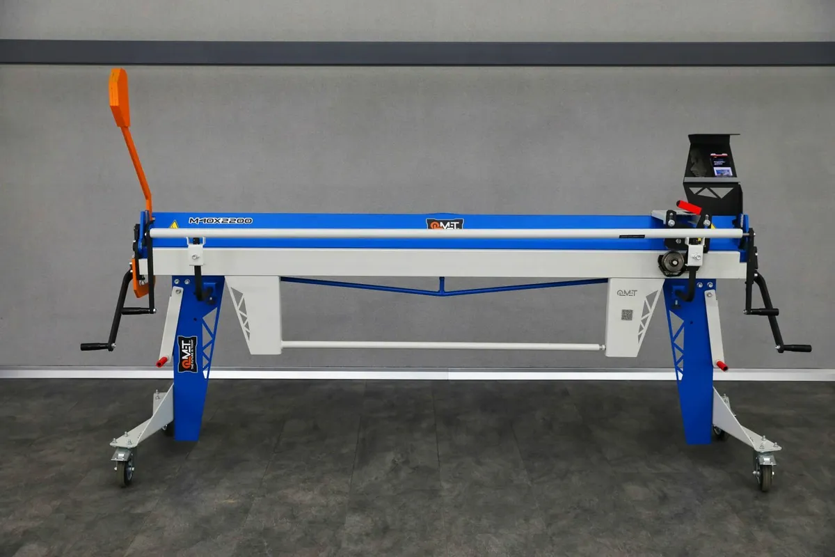 Sheet metal folders M40x2200 with rollershears. - Image 1