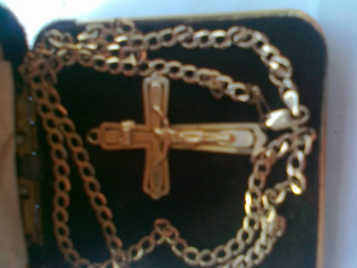 GOLD CHAIN - Image 1