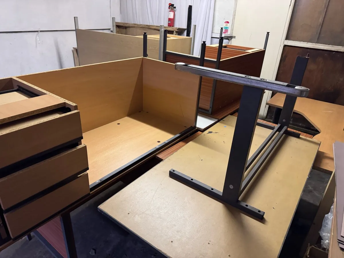 Office desks - Image 2