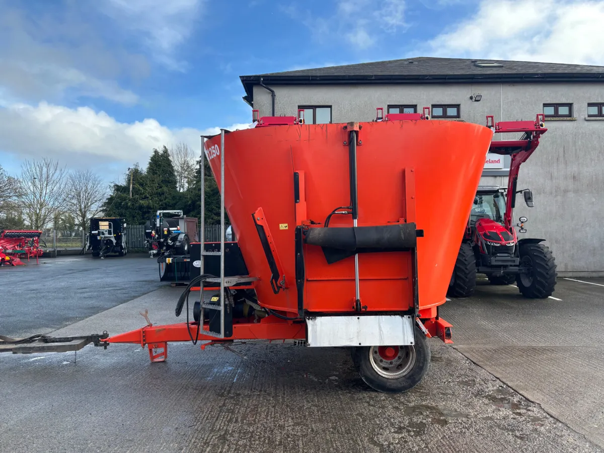 Abbey VF1250 Tub Feeder - Image 4