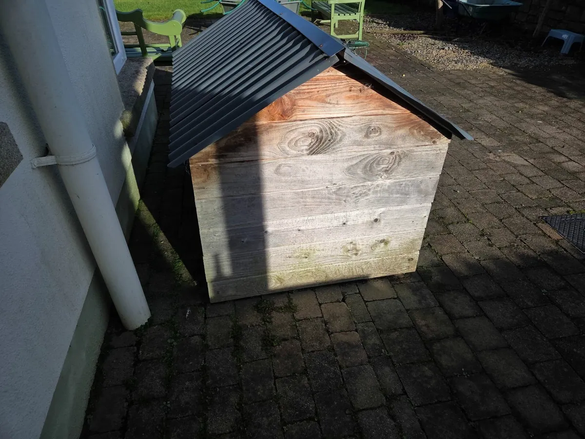 Dog kennel - Image 1