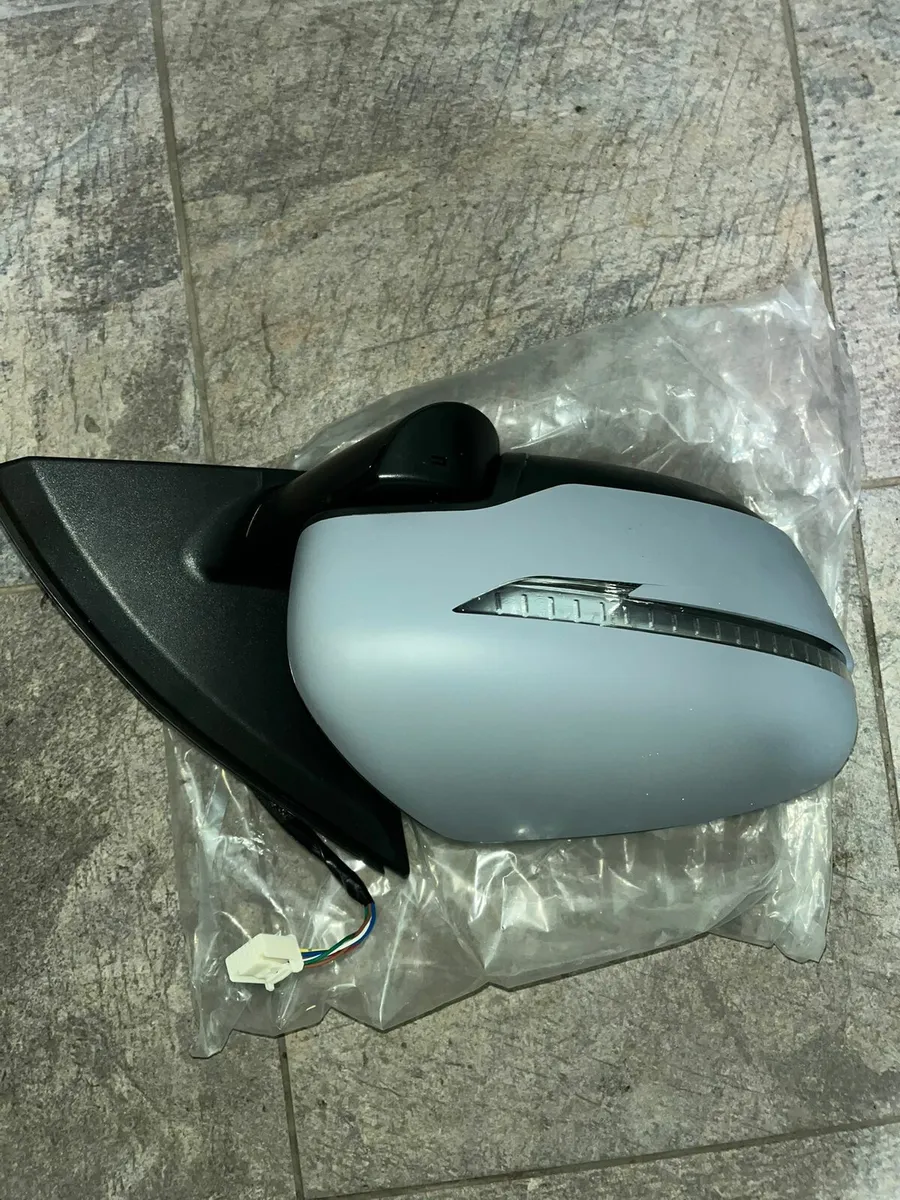 Nissan Qashqai Right Hand Door Mirror - Image 1