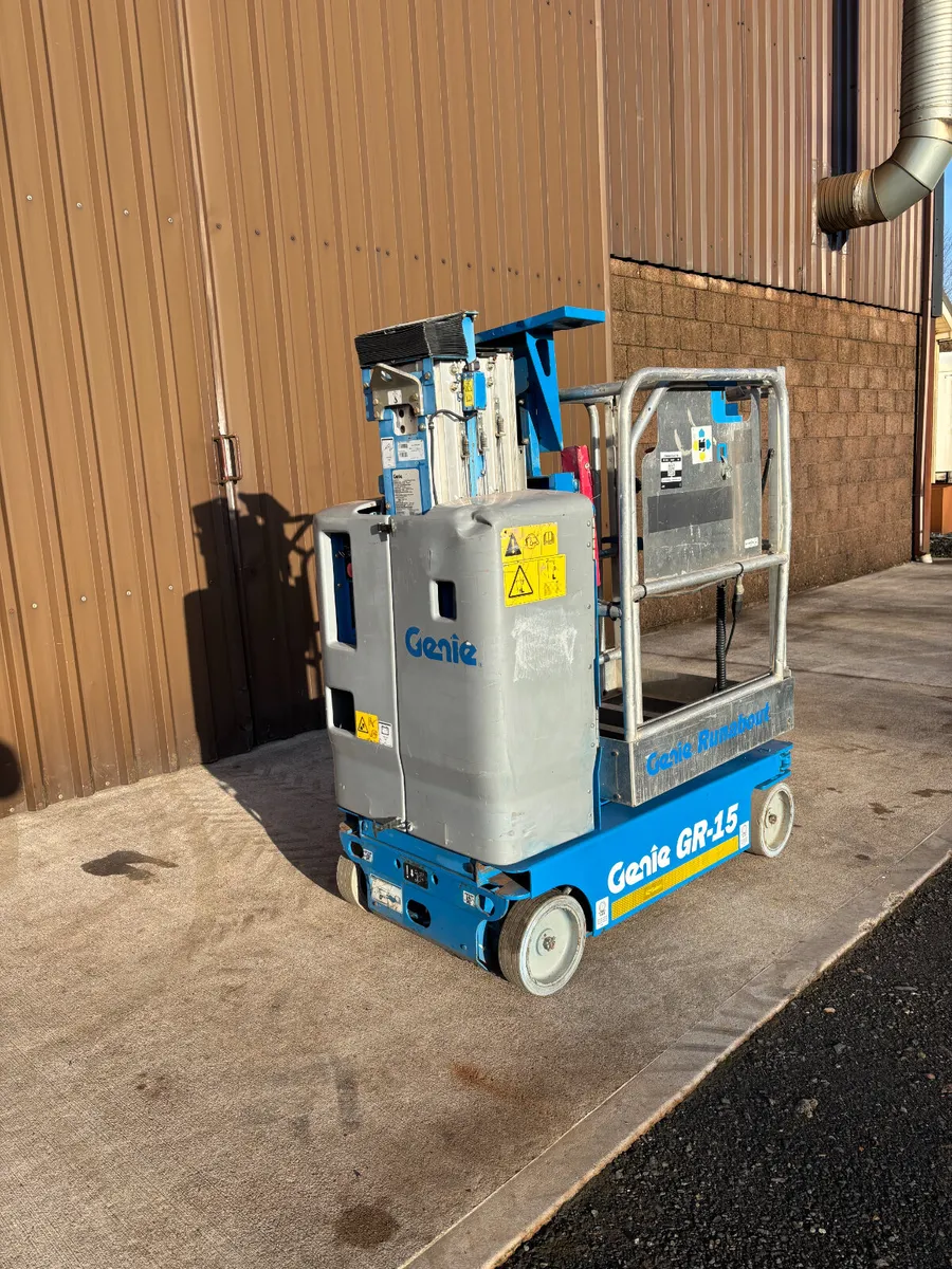 2015 Genie GR-15 Runabout Vertical Mast Lift - Image 2