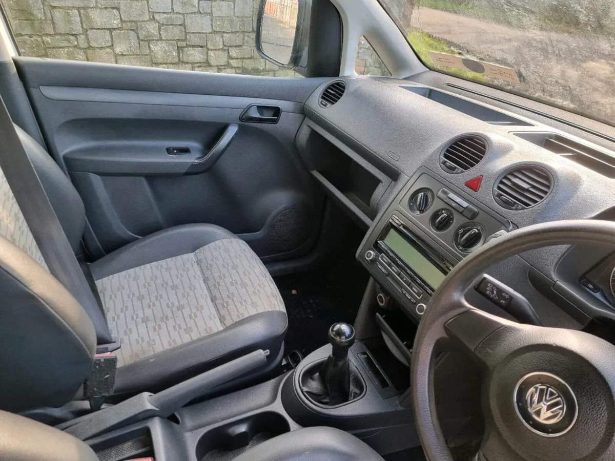 11 Volkswagen Caddy cvrt 1/27. - Image 3