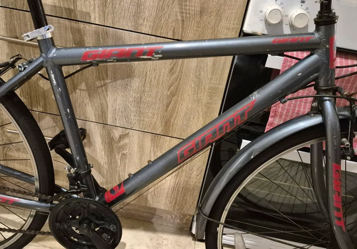 ADULTS GIANT BIKE 20"FRAME FANTASTIC CONDITION GEA - Image 4