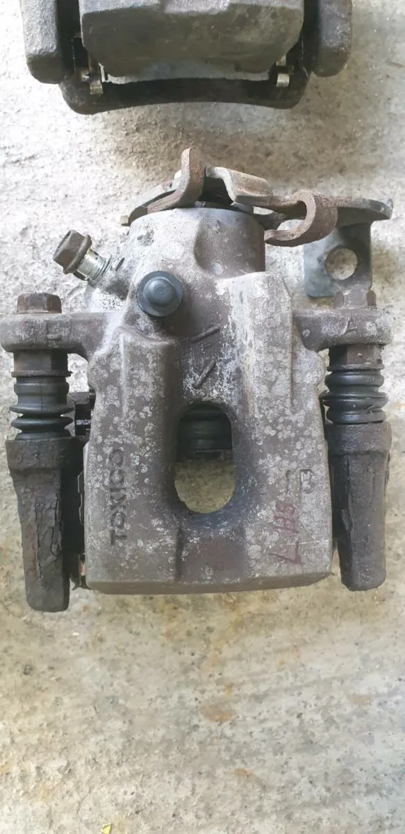 Brake calipers 2010 1.4 Toyota Corolla - Image 2