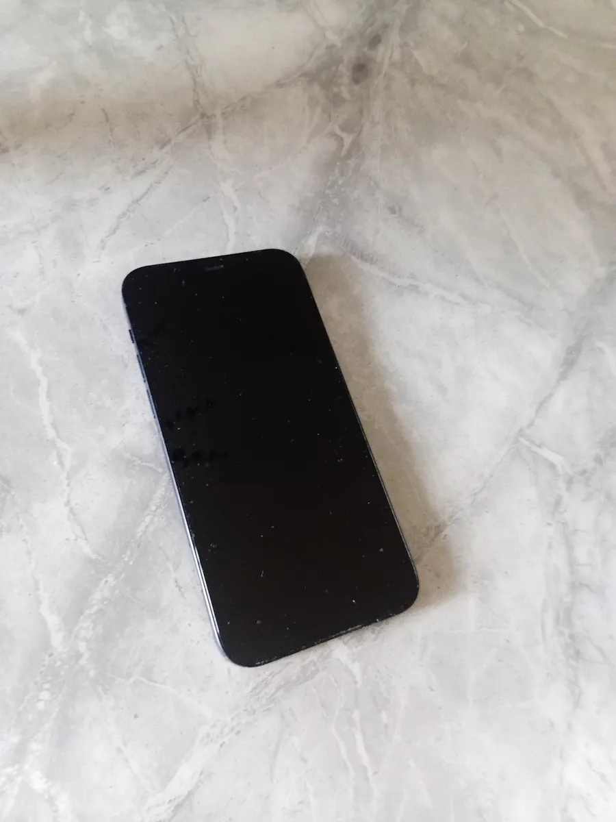 Iphone 12 - Image 2