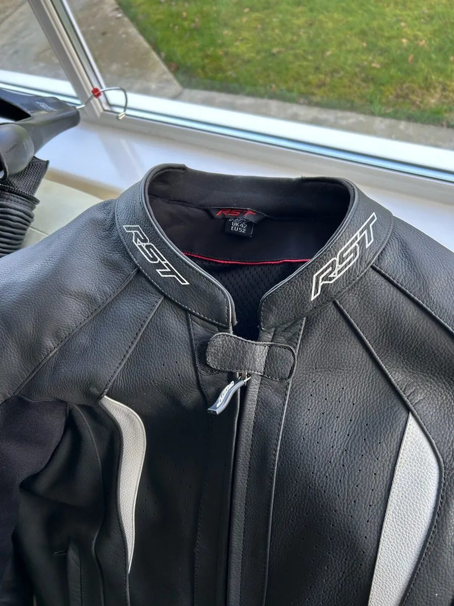 Motorcycle clothing - Image 3