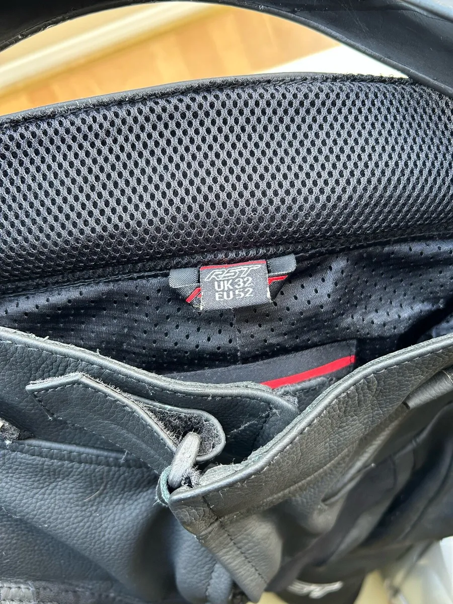 Motorcycle clothing - Image 4