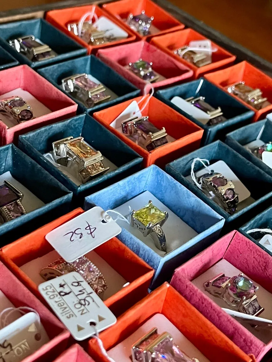 Job lot unique rings jewellery - Image 1