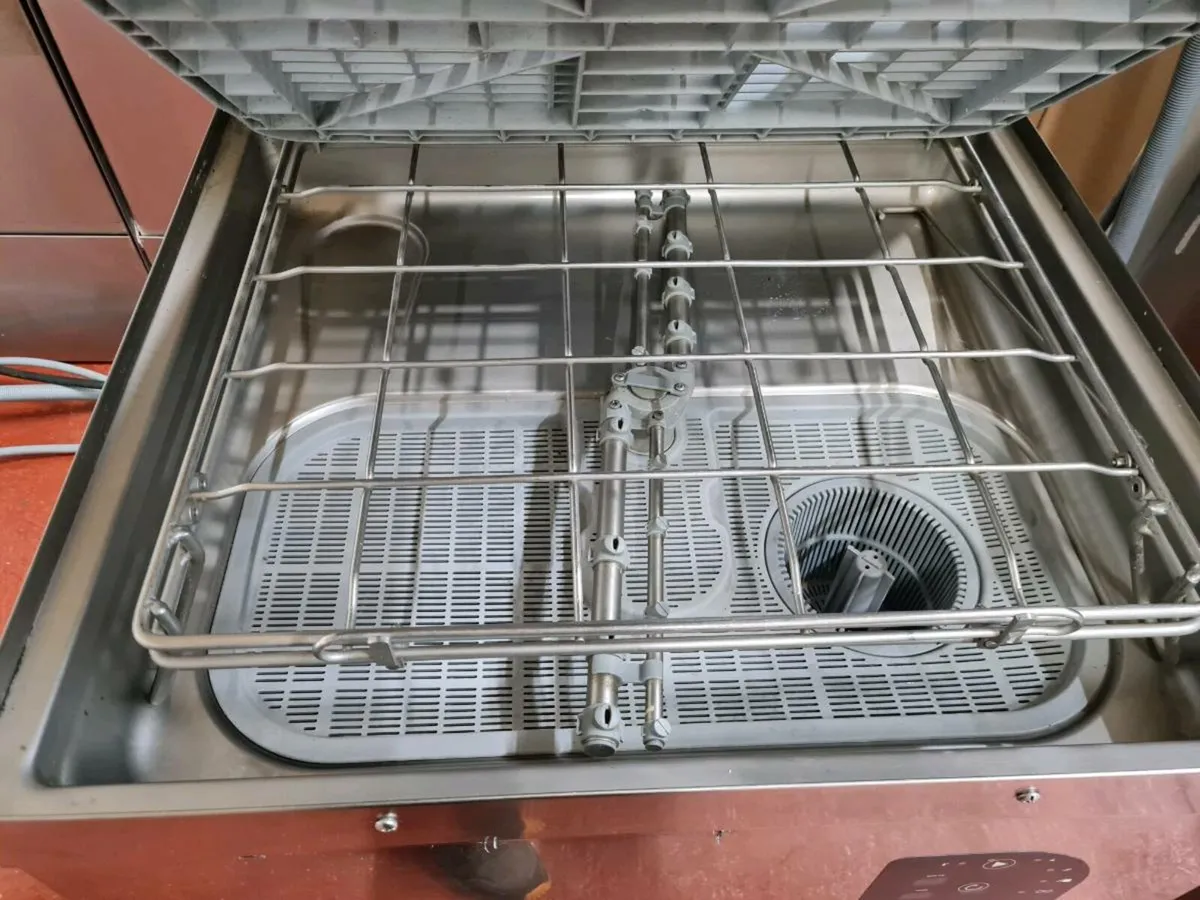 Project T515 Pass Through Dishwashers - Image 4