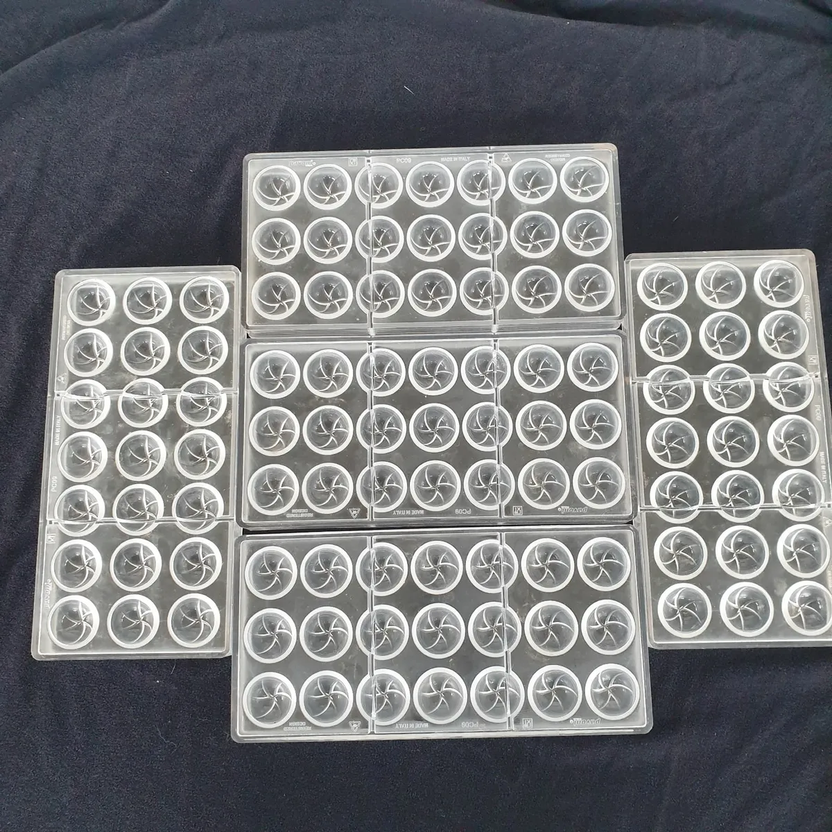 Pavoni PC09 polycarbonate chocolate moulds - Image 1