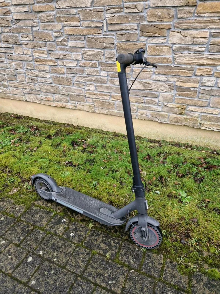 Xiaomi Mi Electric Scooter Pro 2 - Image 3