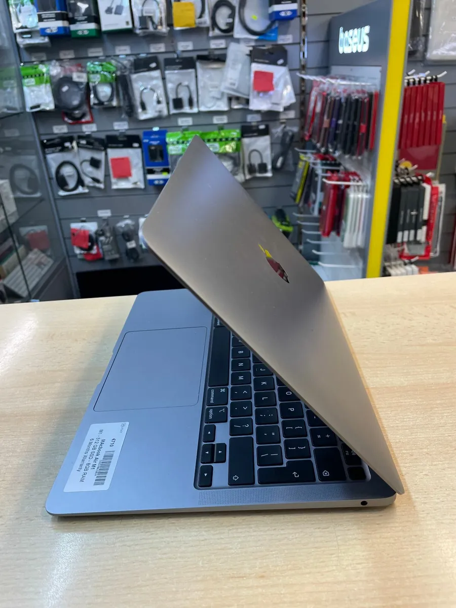 Macbook Air M1 13" - Image 3