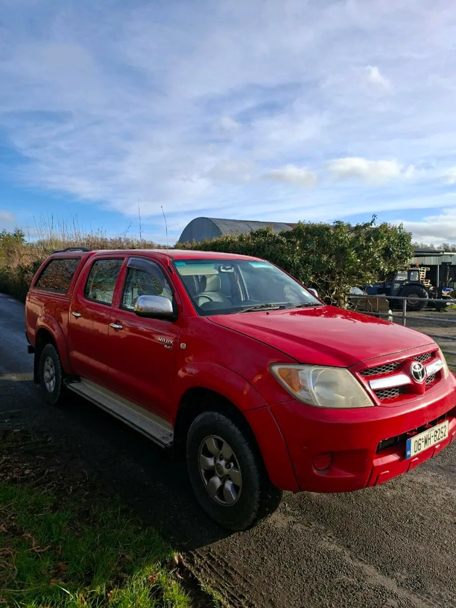 TOYOTA HILUX DOE 10/26 TAX 12/26 2006 - Image 2