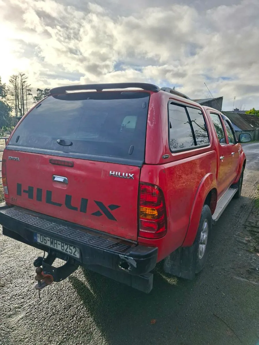 TOYOTA HILUX DOE 10/26 TAX 12/26 2006 - Image 3