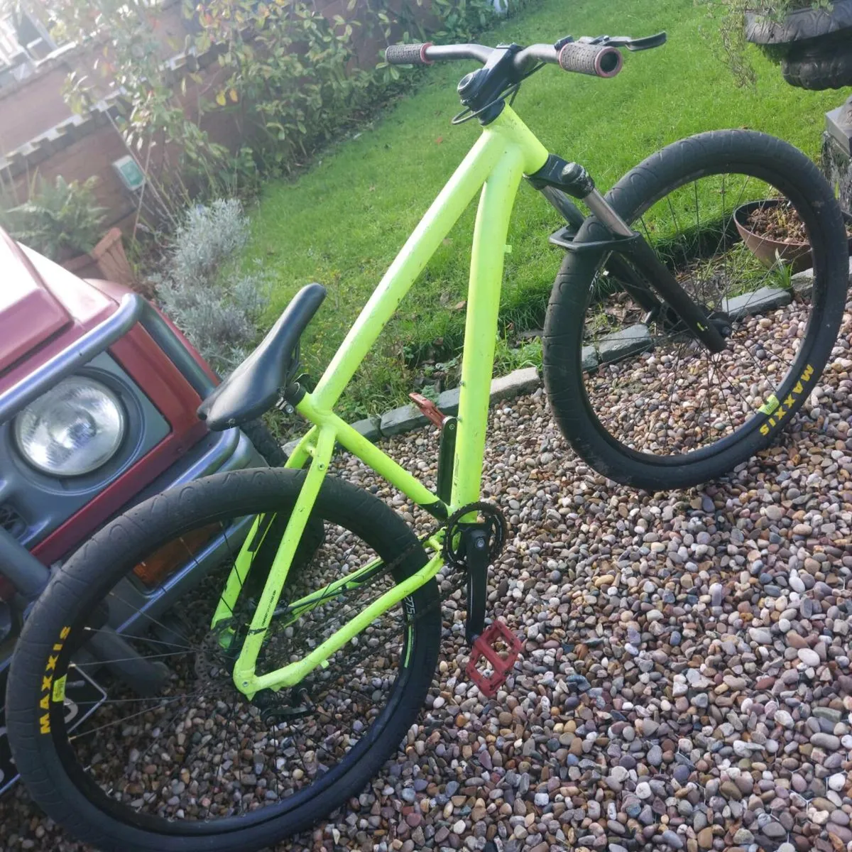 Stunt jumper - Image 1