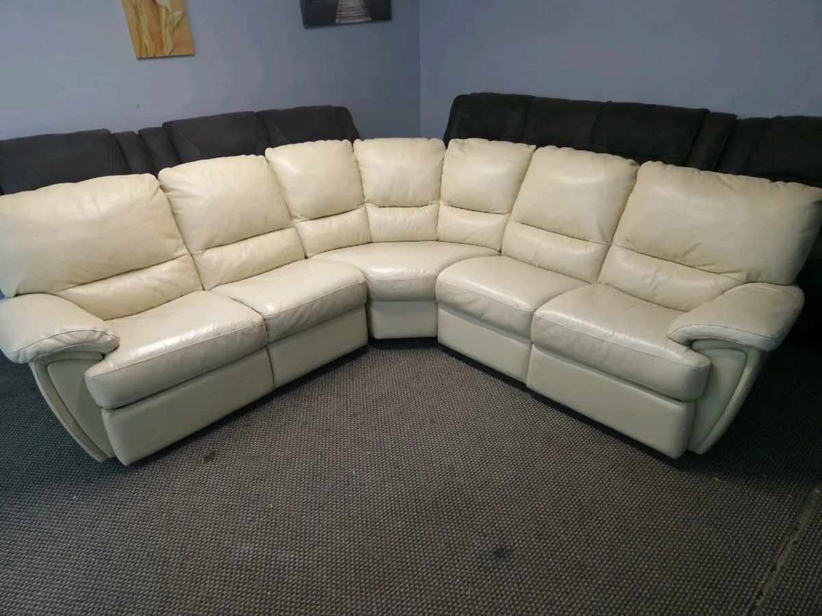 Corner sofa - Image 1