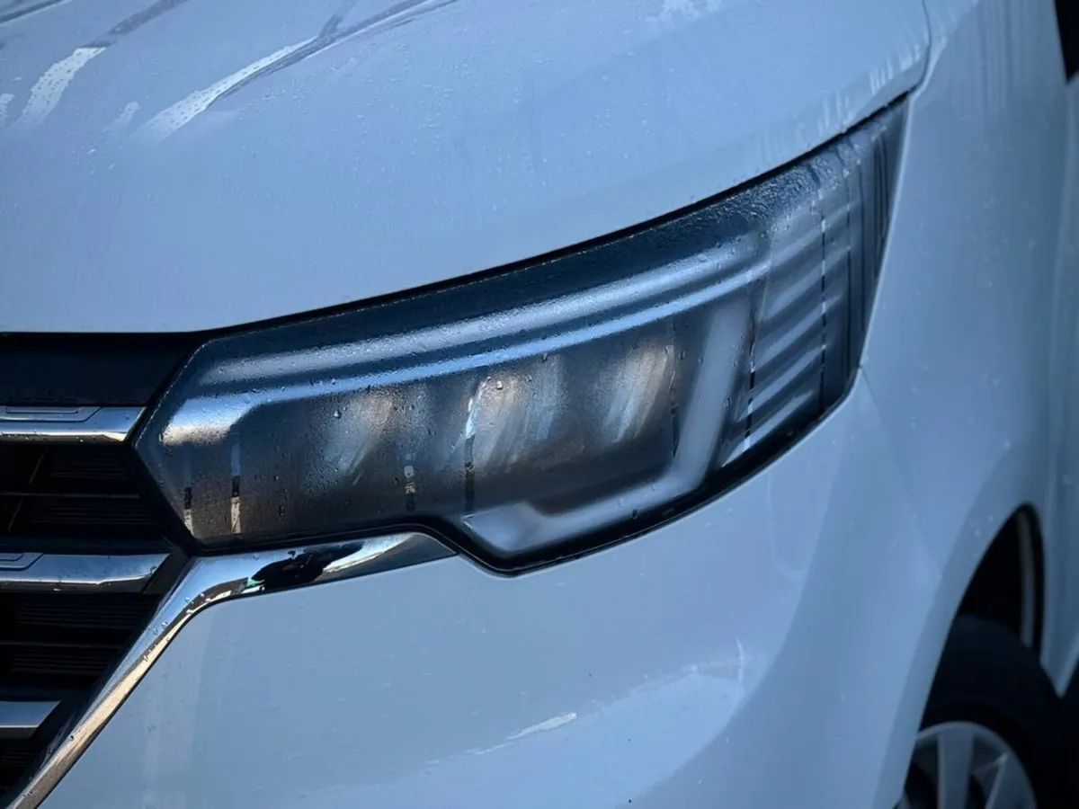 Renault Trafic LL30 ADVANCE DCI *232 REG * // 12 M - Image 2