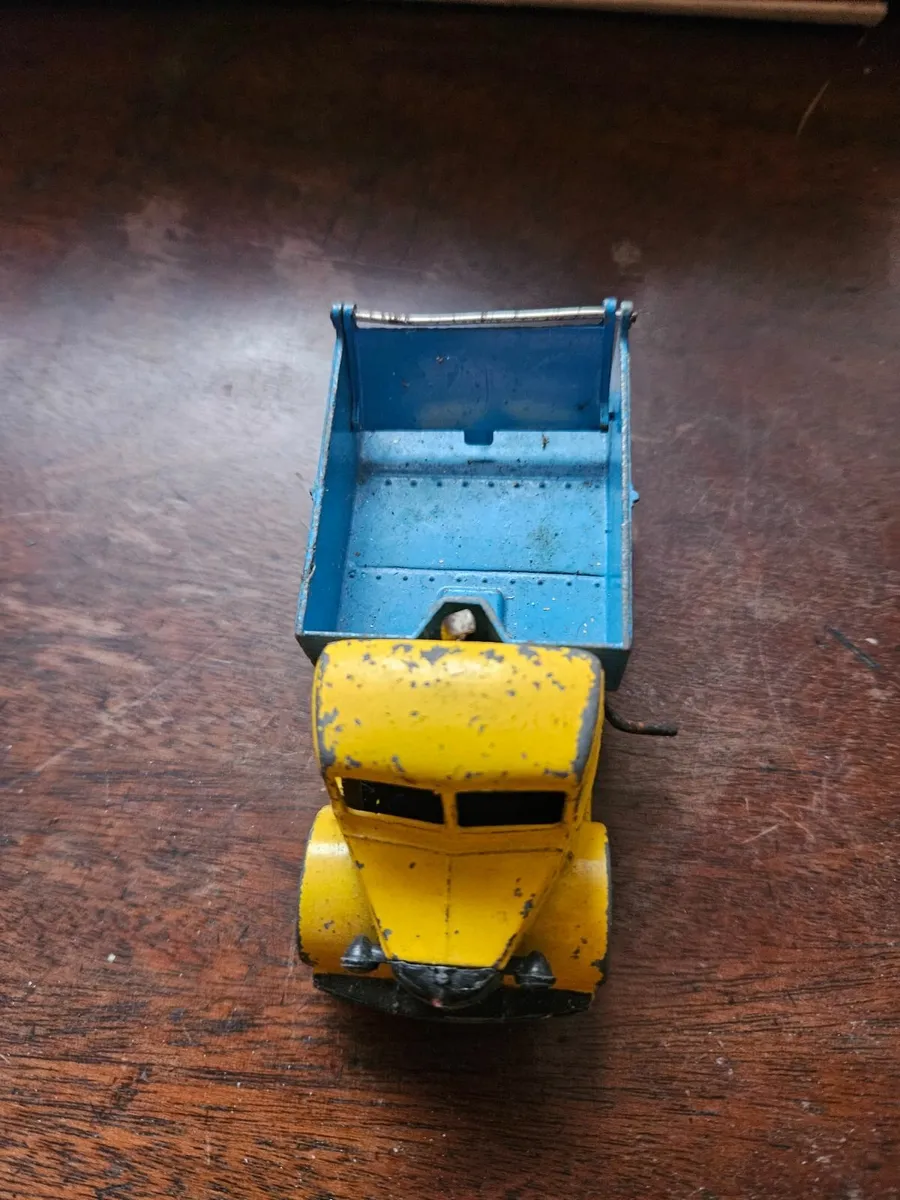Dinky 1960's Bedford Tipper Truck - Image 1