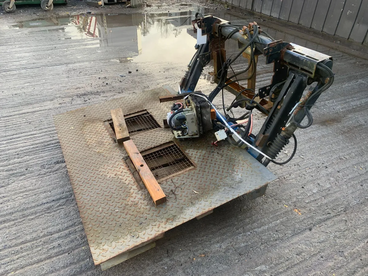 Lorry Tail Lift / Truck Tail Lift – Heavy Duty - Image 3