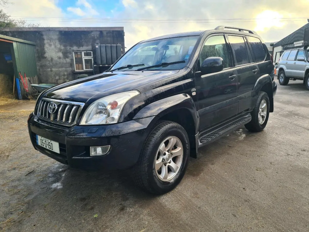 Toyota landcruiser  crewcab - Image 1