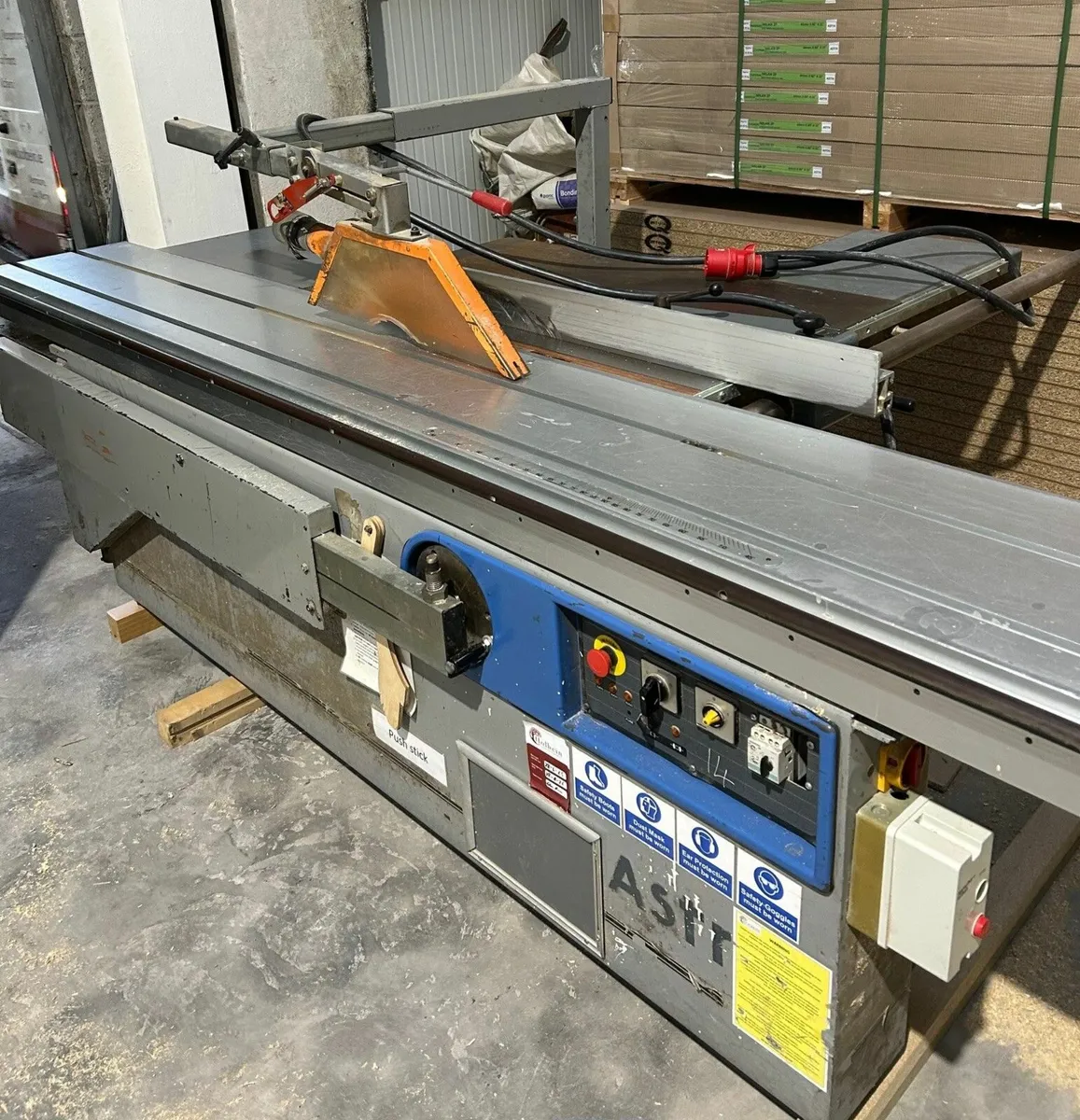 Table Saw - Image 1
