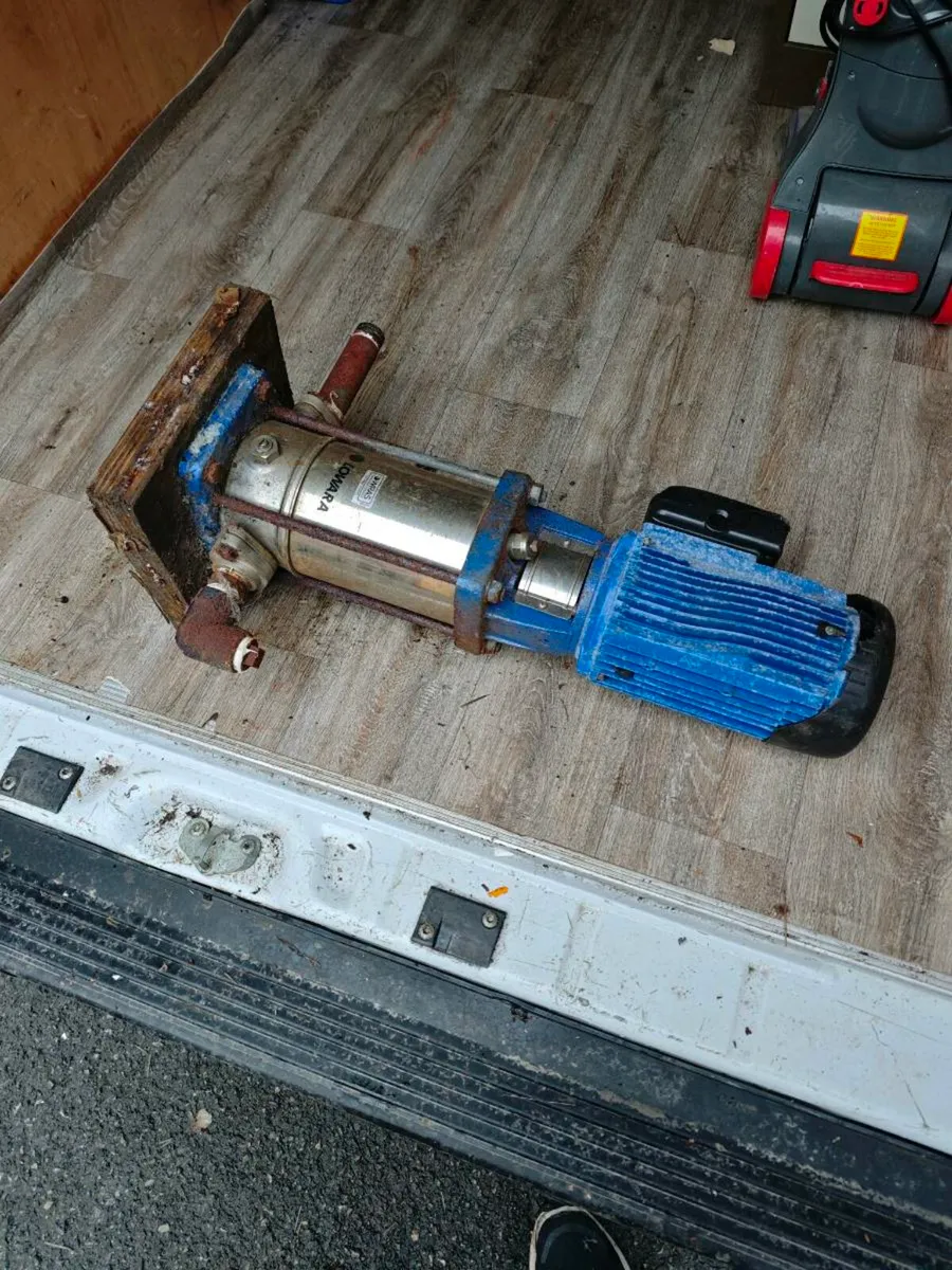 Lowara vertical multistage pump - Image 3