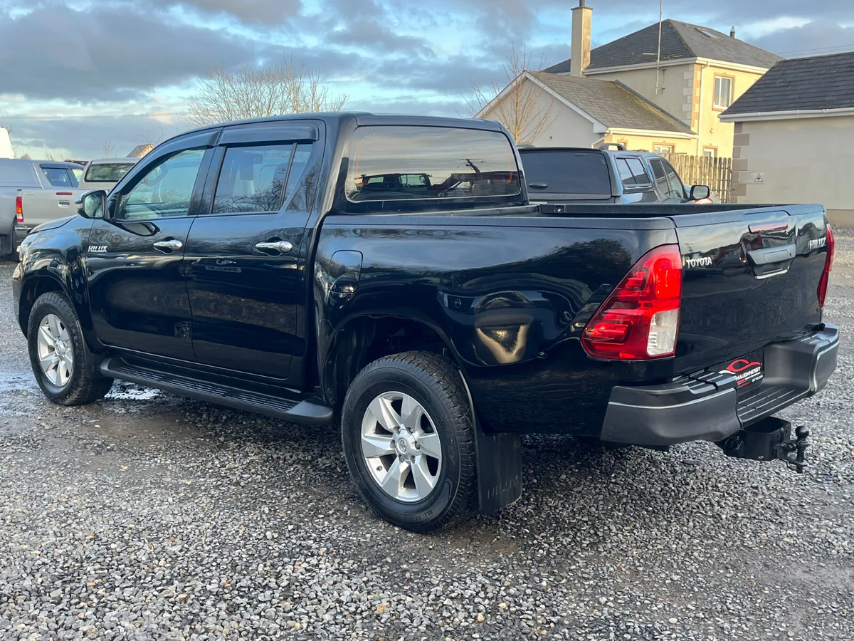 2021 TOYOTA HILUX 2.4 MANUAL - Image 4