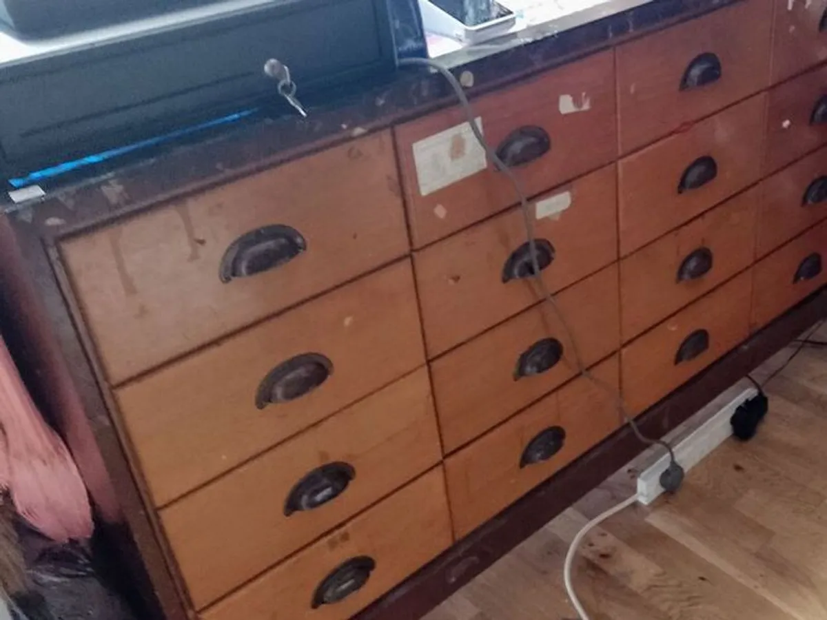 Vintage Glass Counter - Image 2