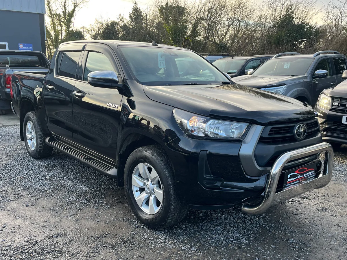 2021 TOYOTA HILUX 2.4 MANUAL - Image 1