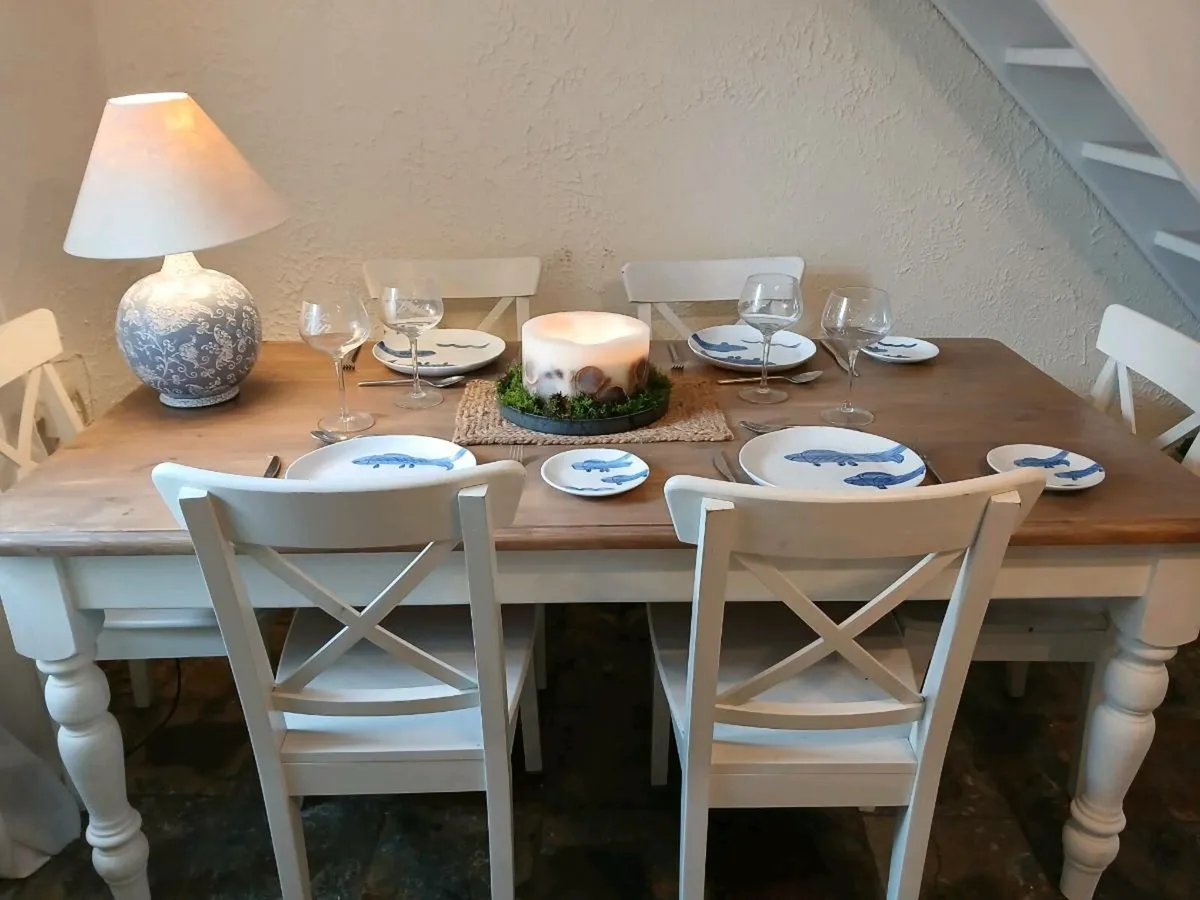 Dining table and chairs - Image 2