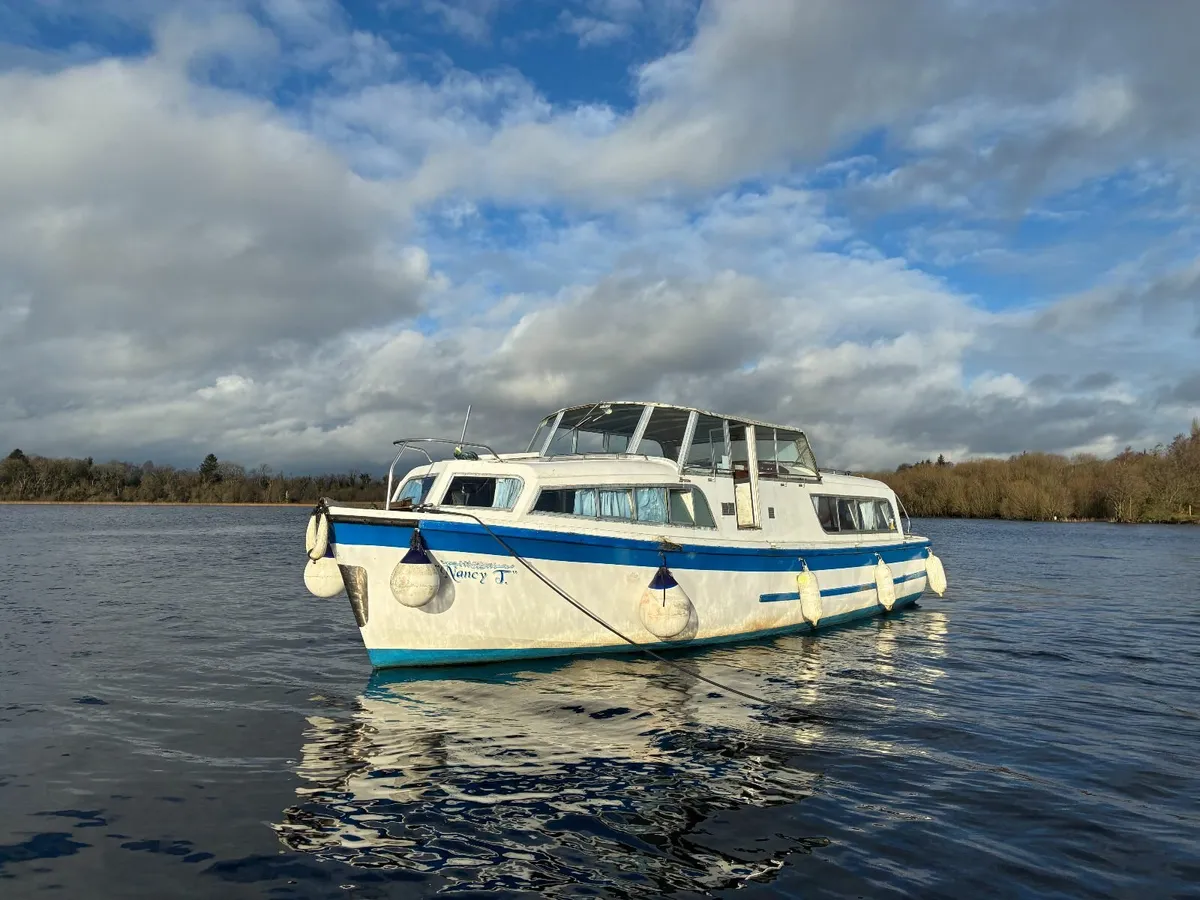 BROOM 30' SKIPPER - Image 1