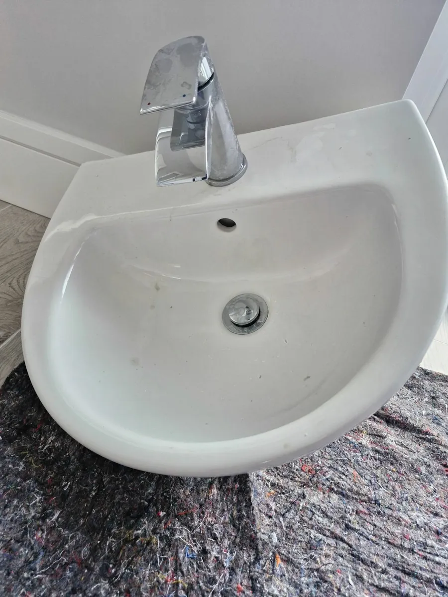 White Ceramic Pedestal and Chrome mixer tap - Image 3