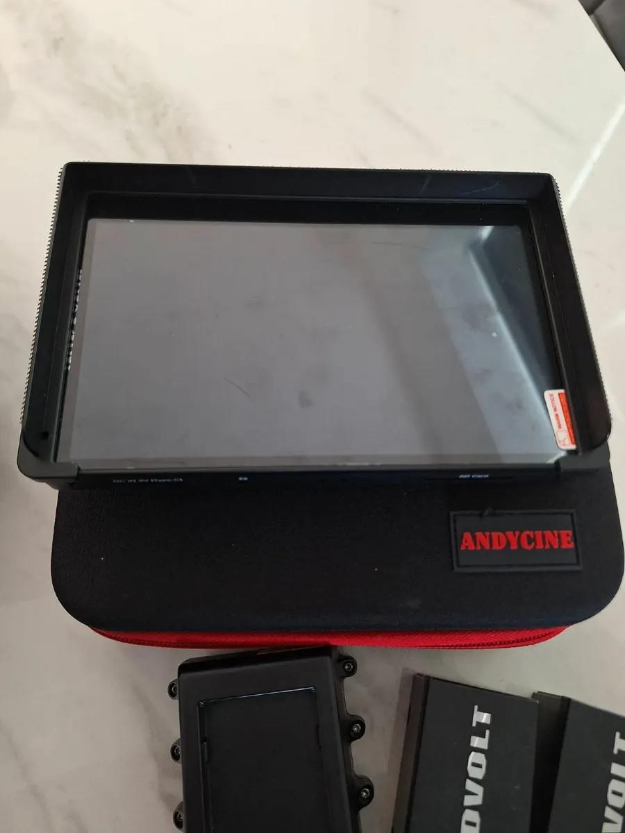 Red camera - Image 3