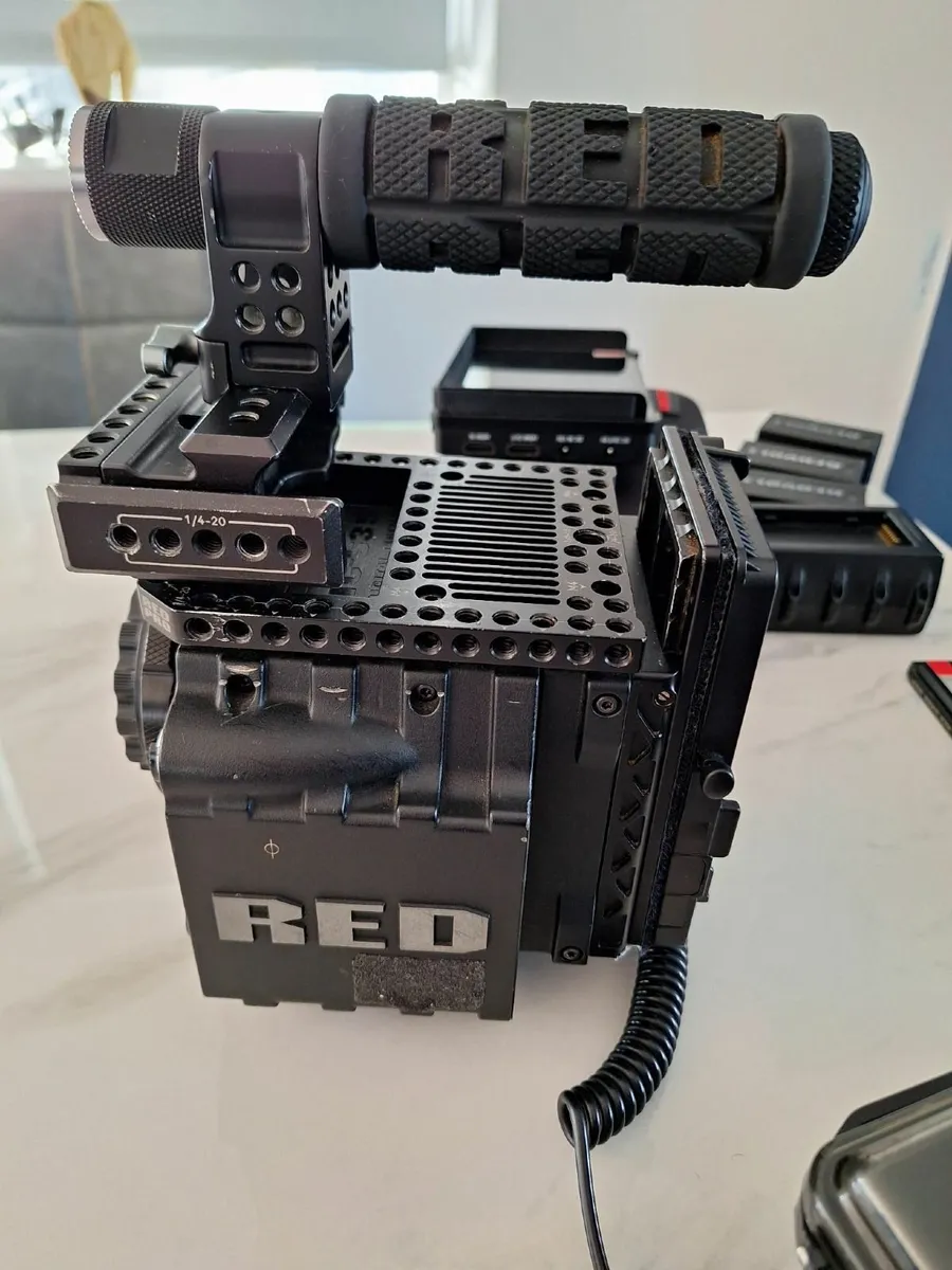 Red camera - Image 4