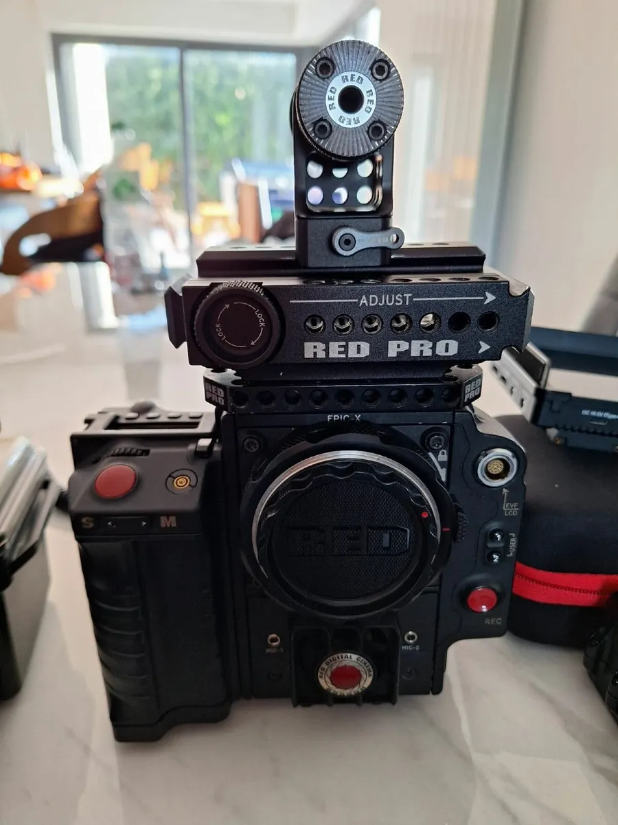 Red camera - Image 2