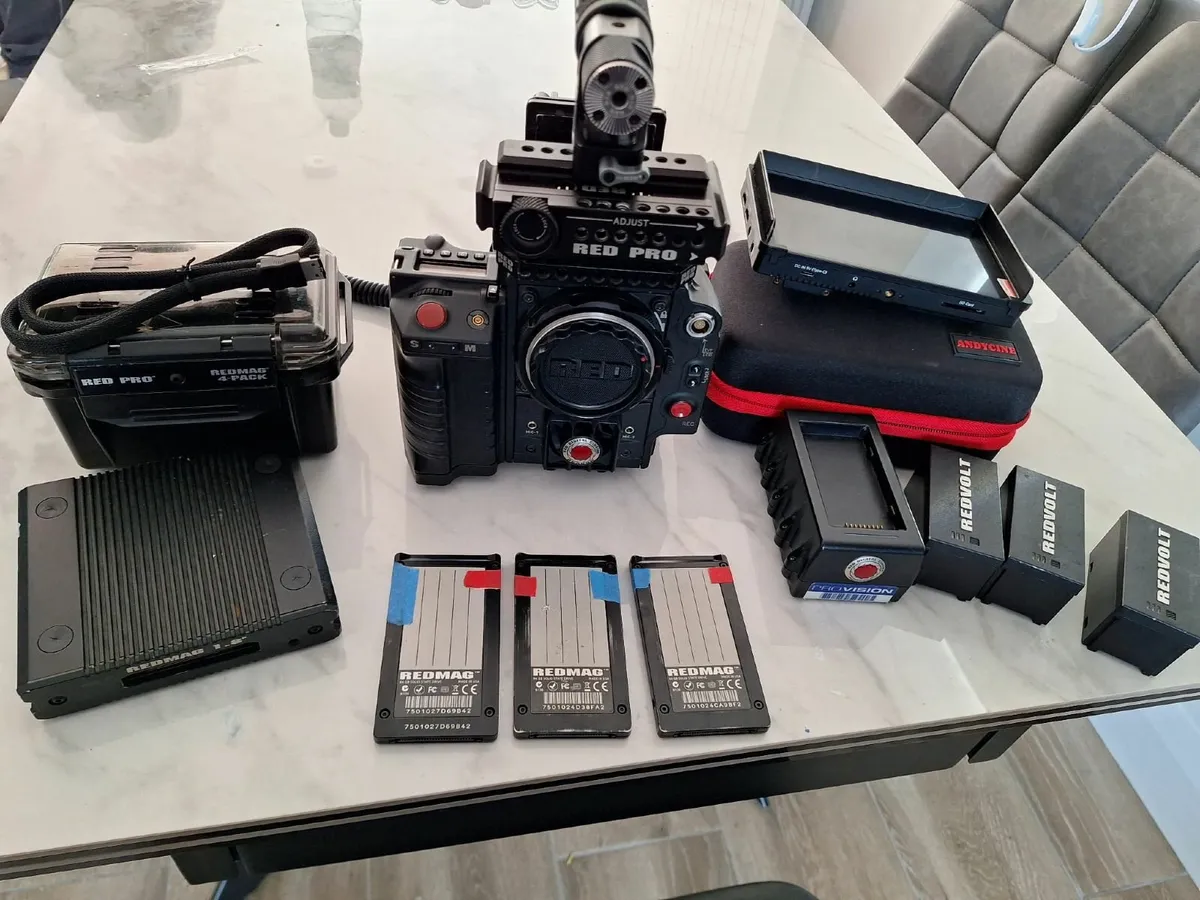 Red camera - Image 1