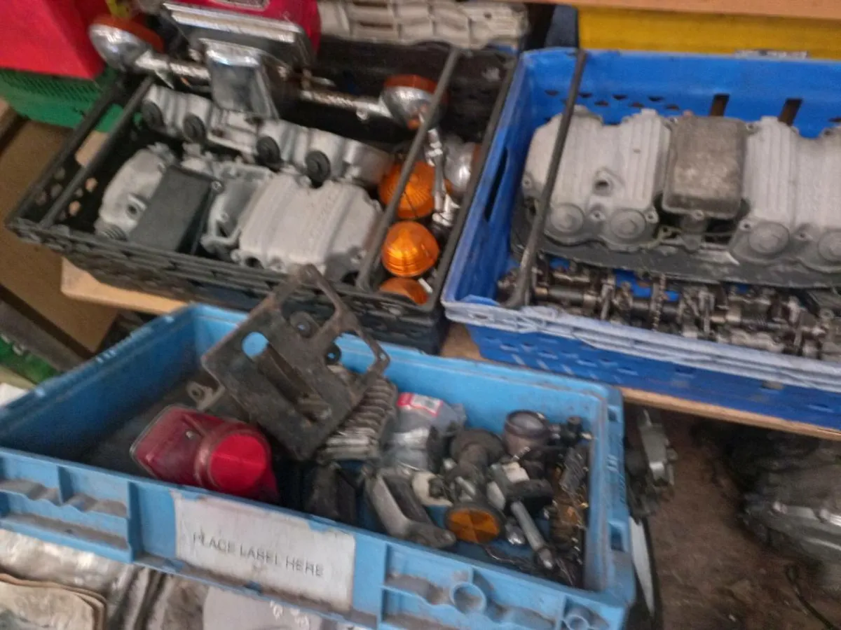 Honda CB 750/4 parts engine - Image 2