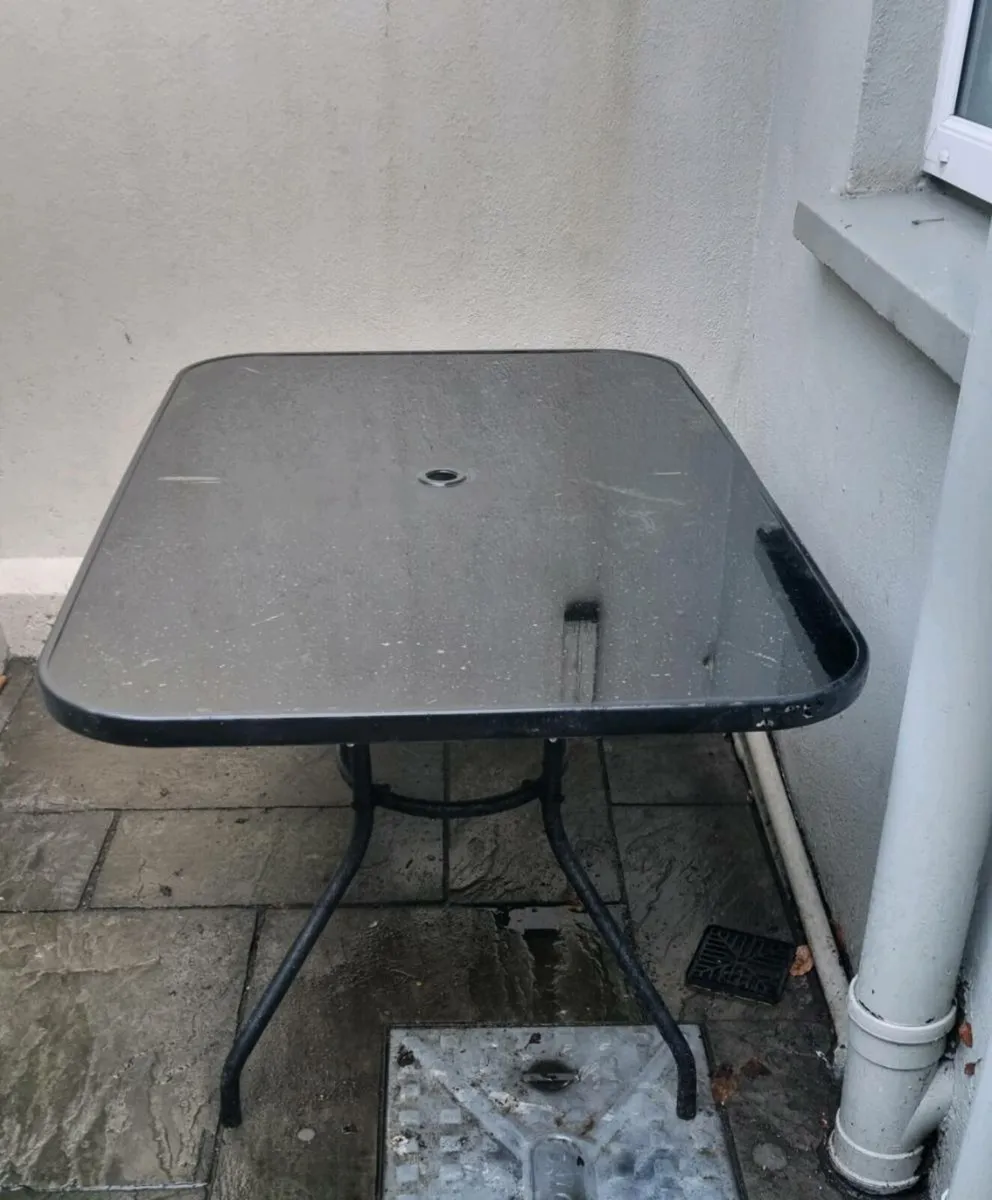 Garden table - Image 2
