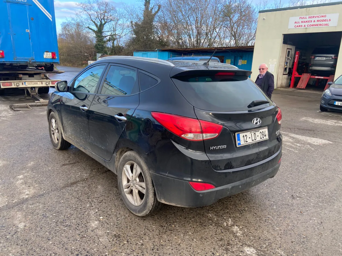 12 Hyundai ix35 - Image 4
