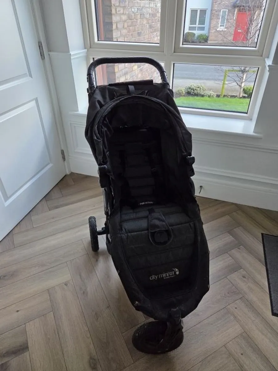 city jogger - Image 1