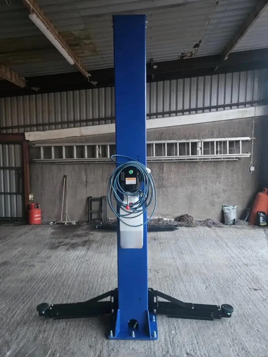 BRAND NEW 4ton 2 POST CAR LIFTS - Image 3