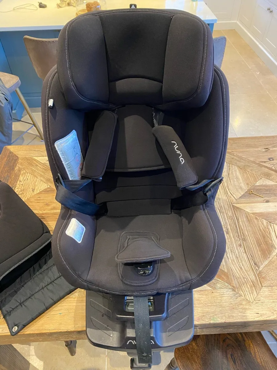 Nuna rebl 360 car seat - Image 2