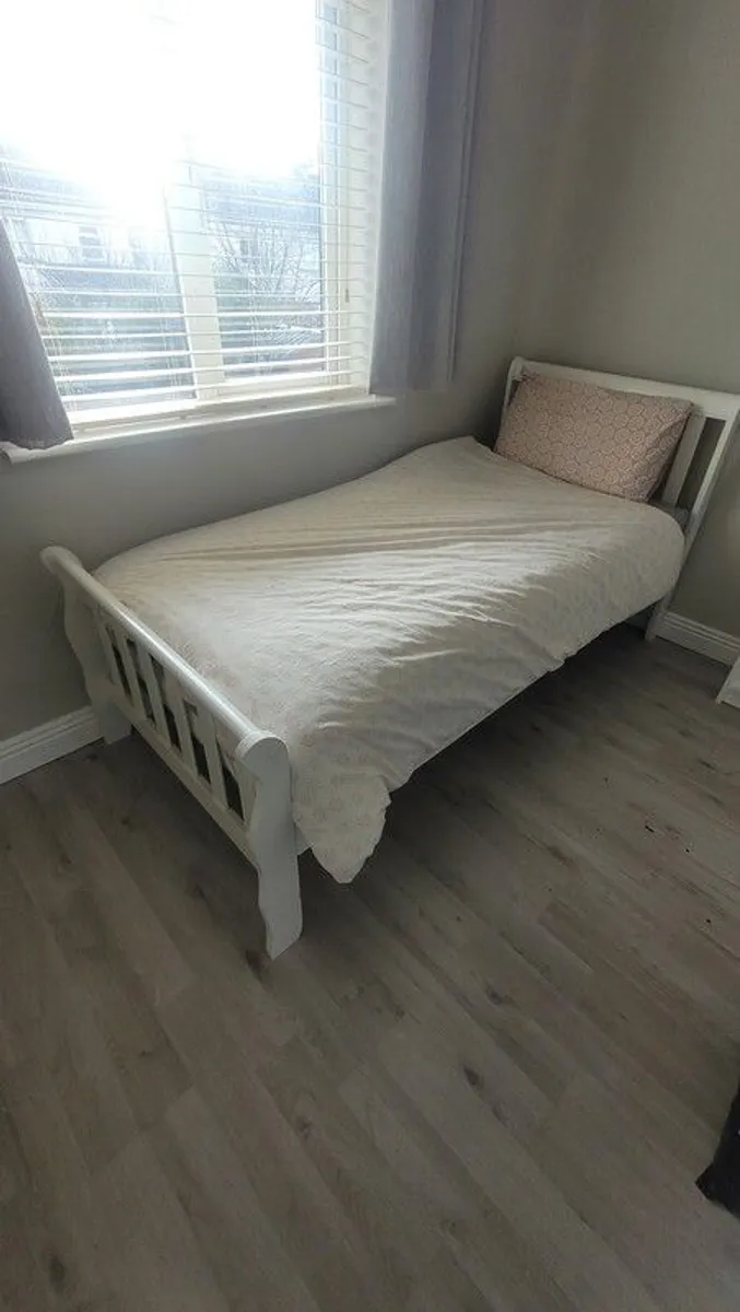 single bed - Image 1