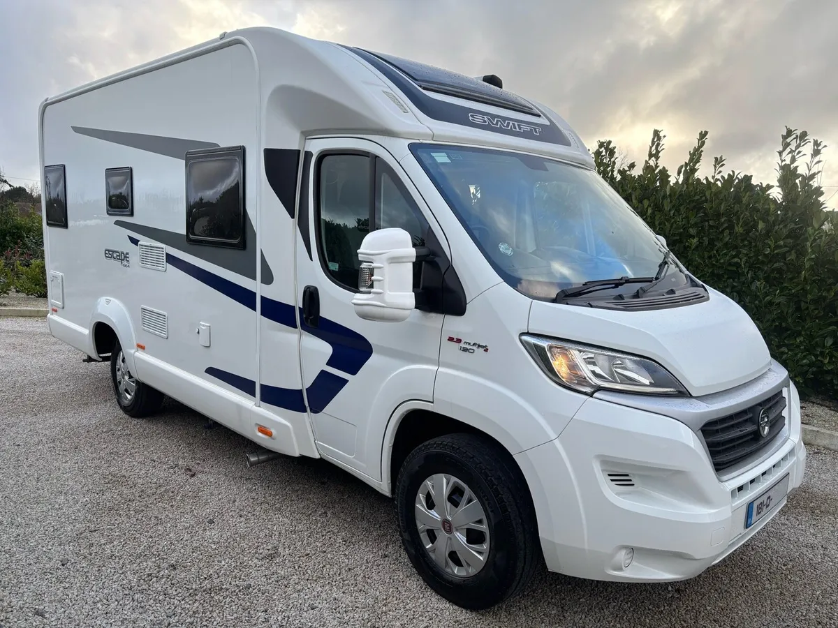 SWIFT ESCAPE 2.3 664 4x BERTH / FSH / LOW MILEAGE - Image 3