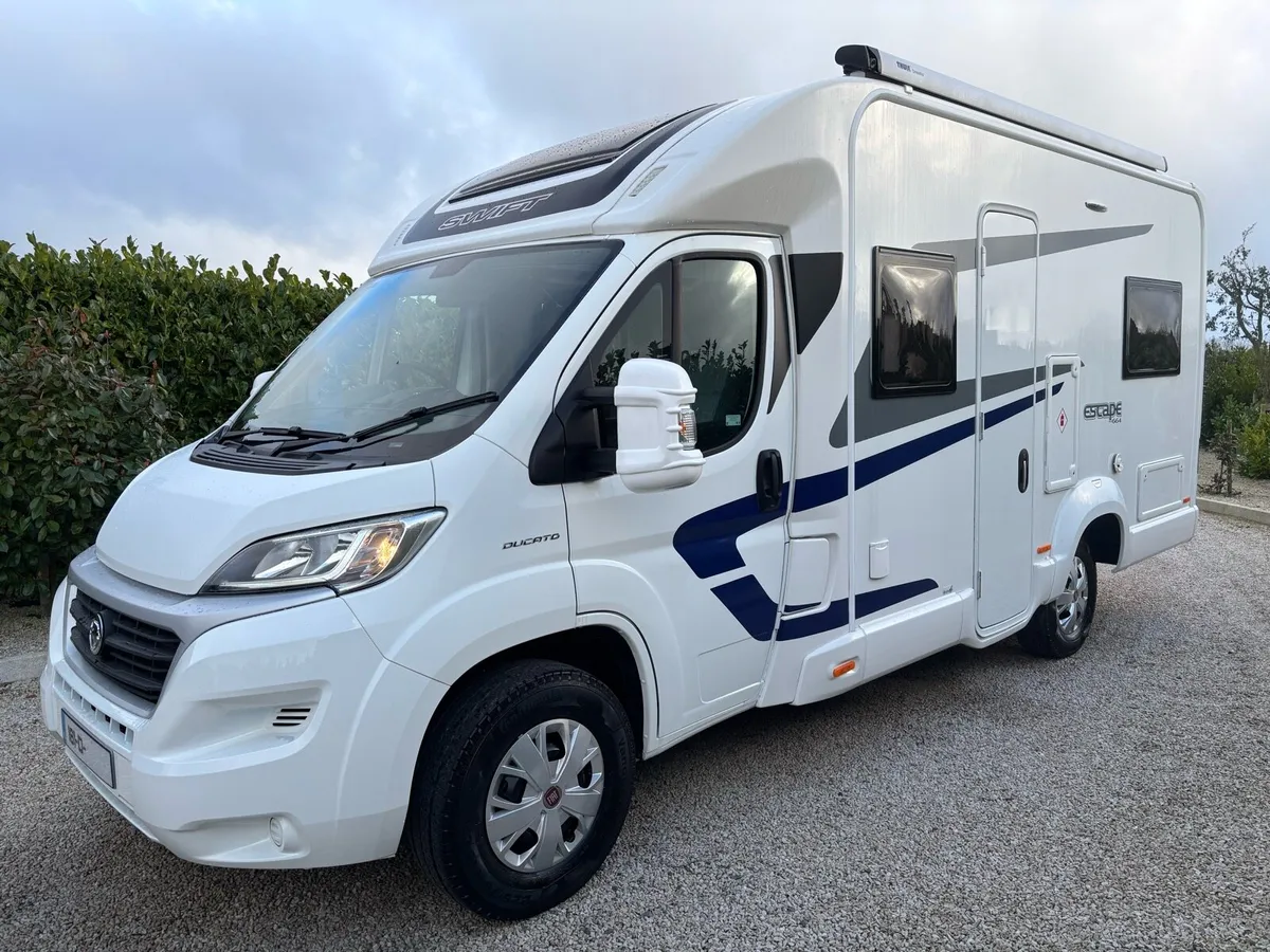SWIFT ESCAPE 2.3 664 4x BERTH / FSH / LOW MILEAGE - Image 1