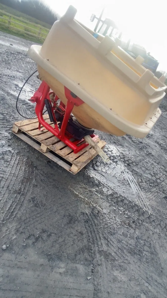 Abbey spreader - Image 3