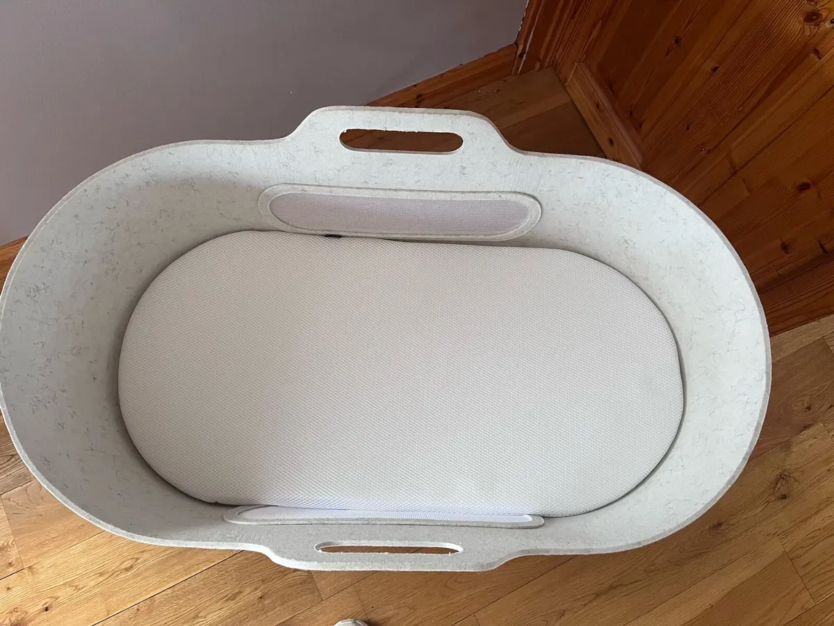 Snuzbaskit Moses Basket - Image 2