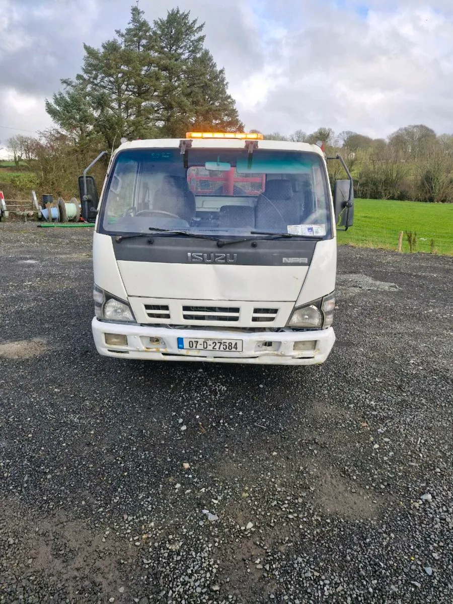 07 Isuzu NPR 7.5 Tipper - Image 2